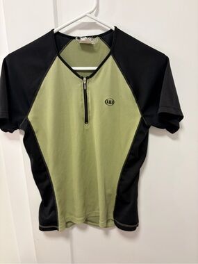 Louis Garneau Women's  Sleeve Zip Cycling Jersey - Lightweight Active Top